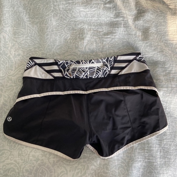 Lululemon Shorts | Size 6 - Picture 2 of 2